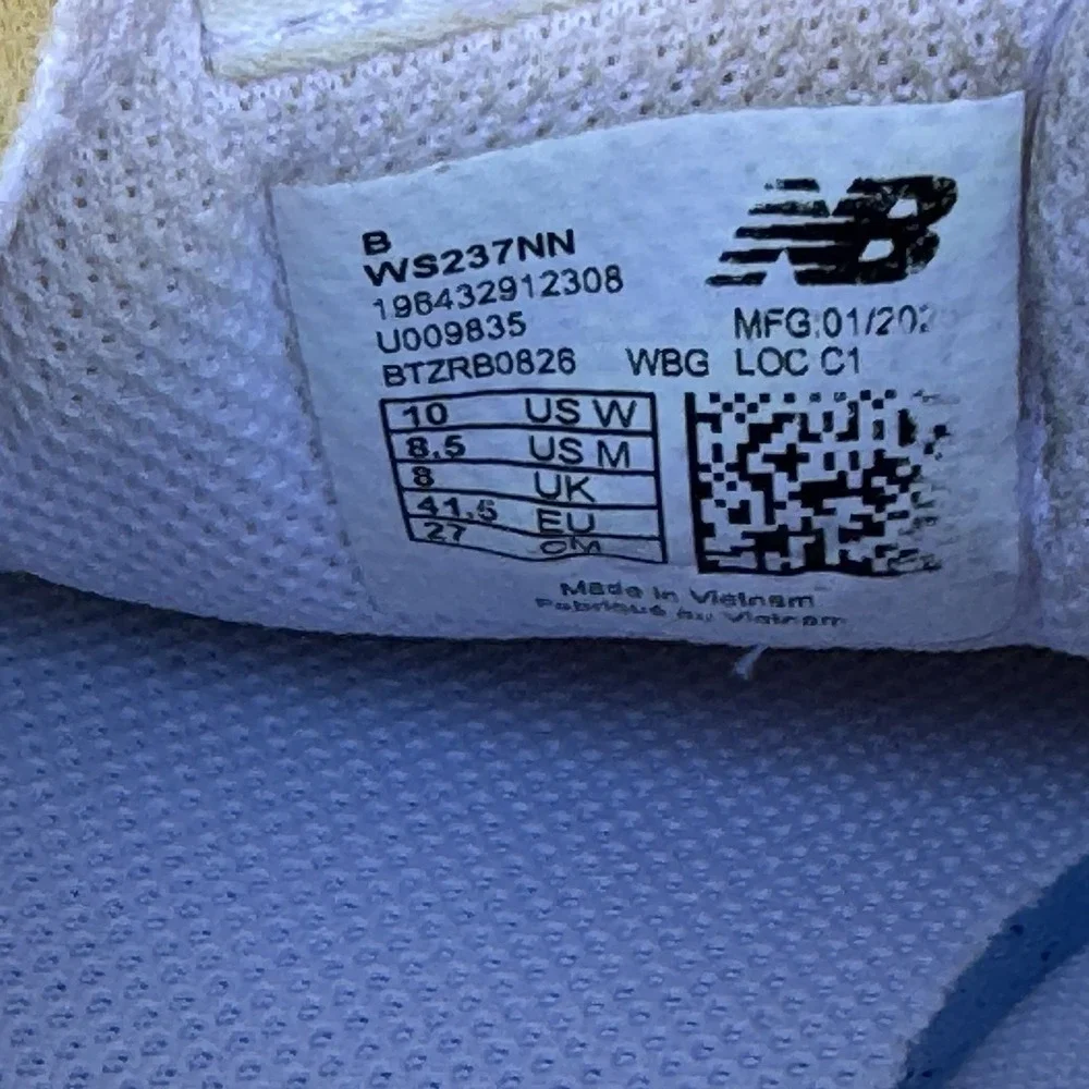 Size‎ W10/M8.5 - New Balance 237 Sneaker White And Gray Retro Classic, GUC